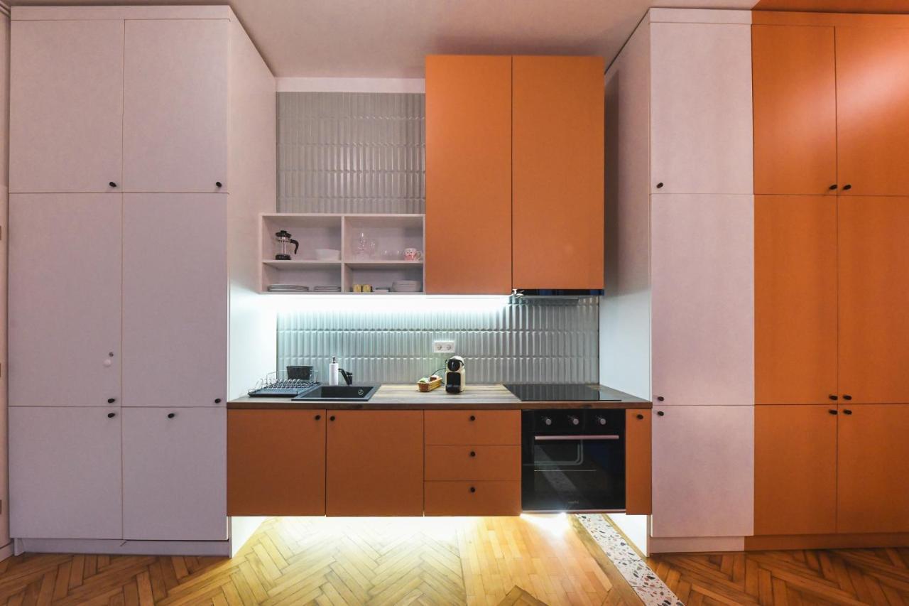 Designer Ultracentral Apartment
